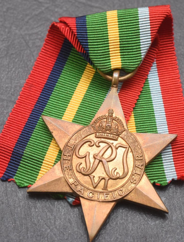 Ww2 medal the - ~,